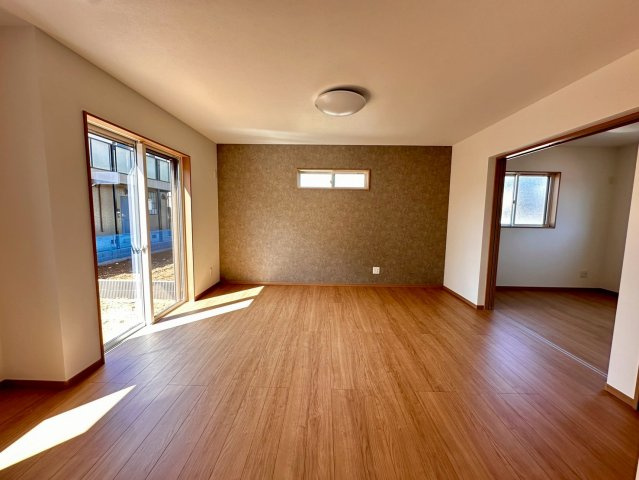 ワイウッドコート館林市足次町第2期の居間・リビング|おしゃれな居間です