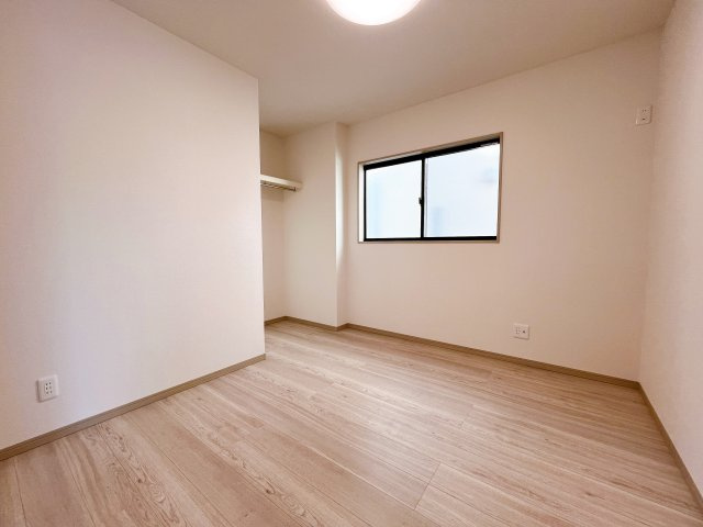 ワイウッドコート滑川町月の輪第2期の洋室|洋室です