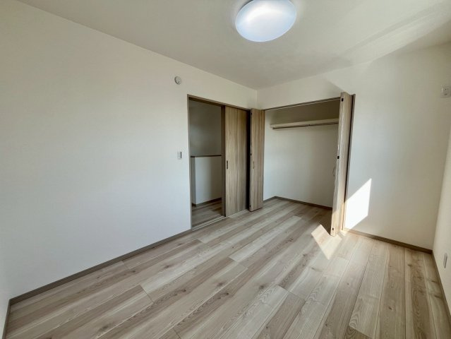 ワイウッドコート太田市飯塚町第6期の洋室|広々とした洋室です