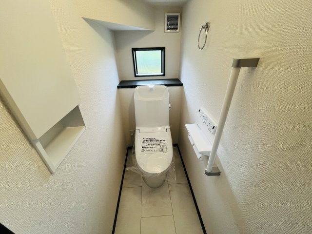 ワイウッドコート加須市久下第7期のトイレ|コンパクトで使いやすいトイレです