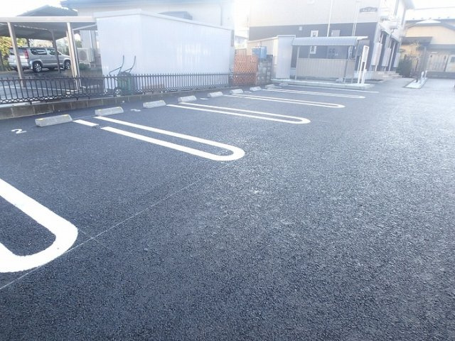 ヴェルコートの駐車場
