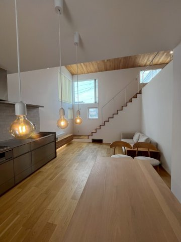藤久良町　中古戸建ての居間・リビング|ゆったりとしたリビングです