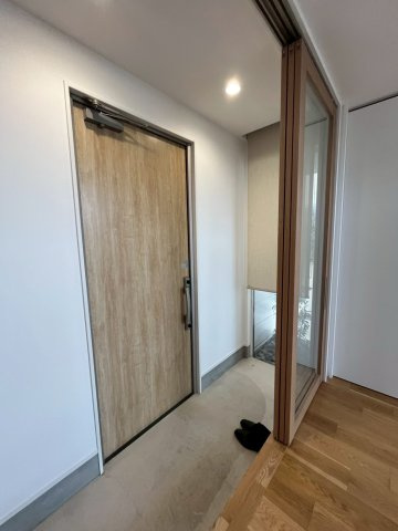 藤久良町　中古戸建ての玄関|シンプルで使いやすい玄関です