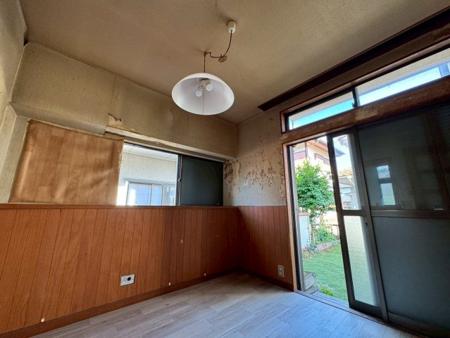 -三丁目不動産-　小川町東小川4丁目　東南角地の洋室|使い勝手のいい洋室です