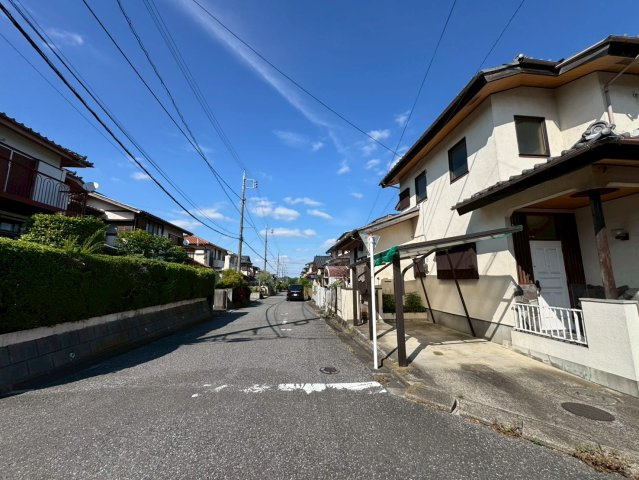 -三丁目不動産-　小川町東小川4丁目　東南角地の前面道路含む現地写真