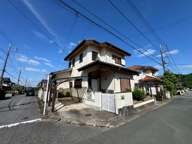 -三丁目不動産-　小川町東小川4丁目　東南角地の前面道路含む現地写真