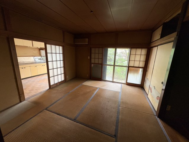 富岡市富岡の中古一戸建の和室|和室ならではの温かな和の空間で寛ぎの時間を過ごせます