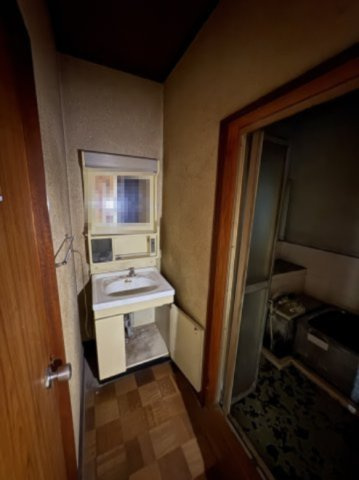 富岡市富岡の中古一戸建の洗面所|1階洗面