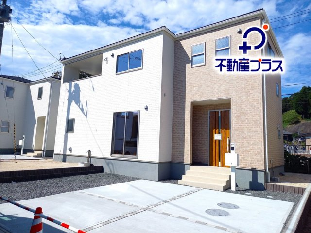 【いわき市中岡町1丁目1期／2号棟】　セブンイレブンまで徒歩2分の前面道路含む現地写真|同施工◆外観の写真です◆　
＼楽しみが広がる憧れのマイホーム (^^♪／
子供部屋や主寝室などお部屋の使い分けができ、ファミリー層が暮らしやすい4LDKです！

