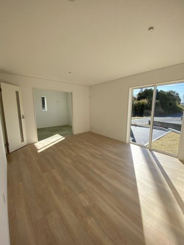 今から見たい大歓迎♪【平谷川瀬第2　全3棟／1号棟】　新築建売住宅　の居間・リビング|同施工■□■リビングの写真です■□■　広いリビングで快適に、ゆったりと過ごせますね♪