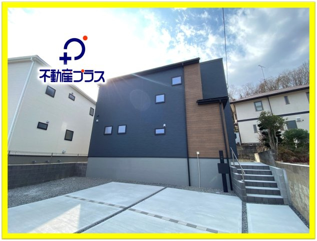 【いわき市若葉台2丁目　第5/1号棟】　◇期間限定キャンペーン開催◇の外観|◆外観の写真です◆　外壁仕上げ材は窯業系サイディング。裏面に付着した汚れが、雨水によって流れ落ちやすい「防汚機能付きサイディング」を採用。外壁の美しさが長持ちします♪

