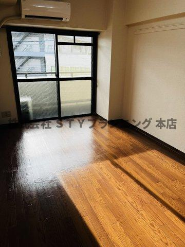 仲介手数料0円！ジョバネ藤原の居間・リビング