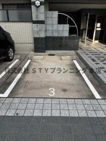 仲介手数料0円！ジョバネ藤原の駐車場