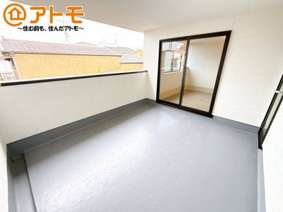 【バルコニー】 | 葵区田町4期　新築戸建　全1棟 | インナーバルコニーはお出かけ中の急な雨でも安心♪