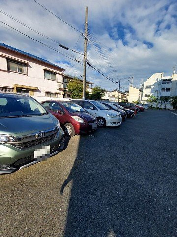フィオーレ塚口の駐車場