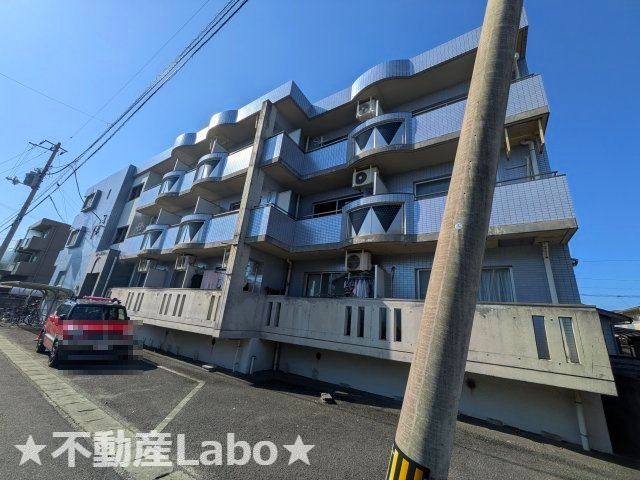 クイーンハイツの外観