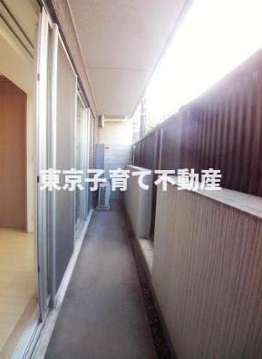 サンピエス根津のバルコニー