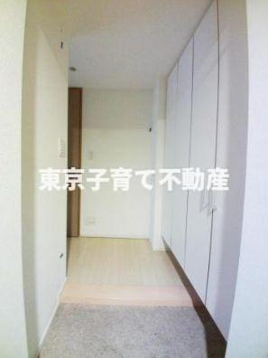サンピエス根津の玄関