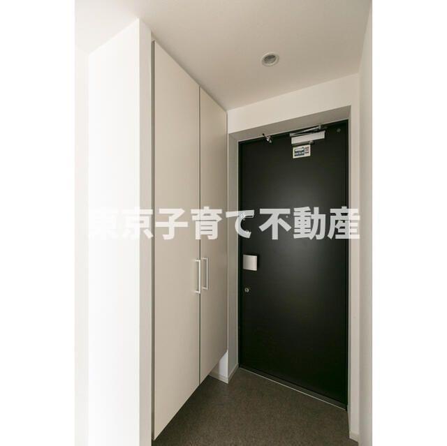 サンピエス根津の玄関