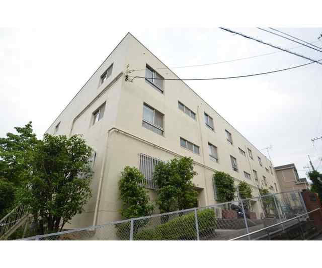 川崎市多摩区南生田７丁目の賃貸マンションのエントランス
