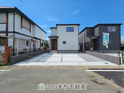 【駐車場】 | 第16栃木大平町富田　2号棟 | お車は横並びに3台駐車可能です☆