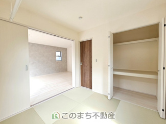 【洋室】 | 第16栃木大平町富田　2号棟 | 窓が多く明るい室内が好印象☆