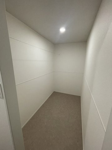 玄関側収納