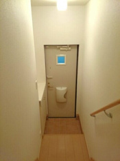 明るい玄関です