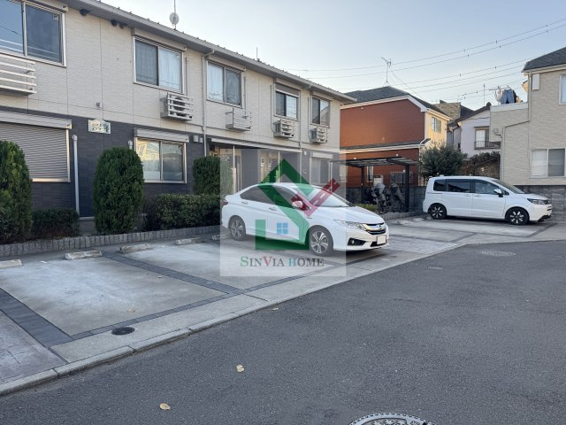 アリスの駐車場