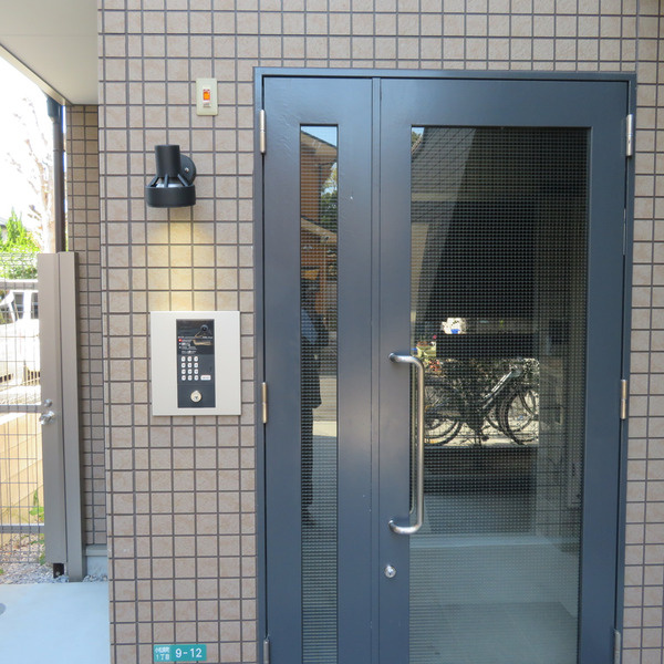 ドエル小松SOUTHのエントランス