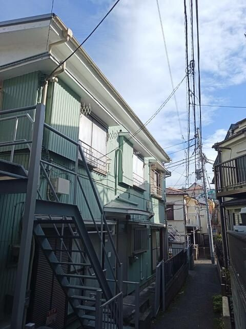 横浜市中区山元町２丁目のアパートの外観