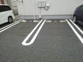 駐車場があるので、車を買う予定の方も安心です