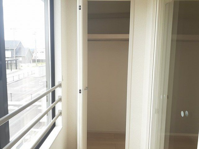 ヒカルサ高岡角イーストの収納