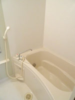 コンパクトで使いやすいお風呂です
