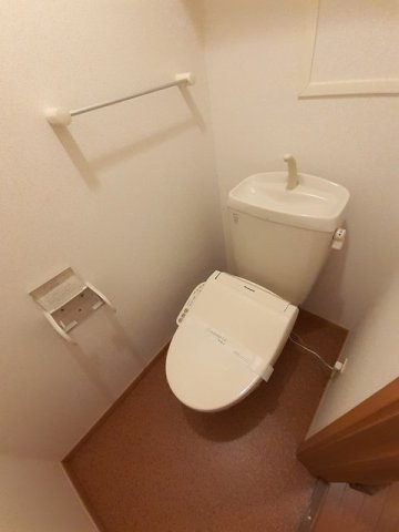 ゆったりとした空間のトイレです