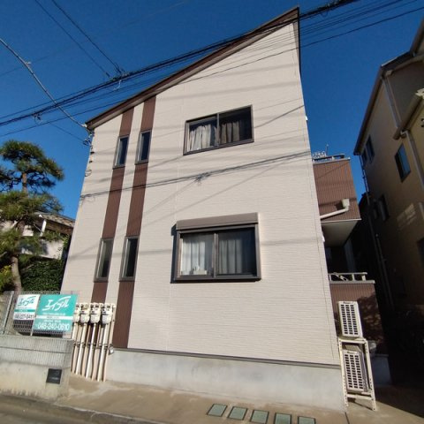 アロア並木のエントランス