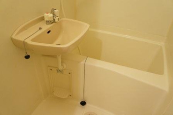 日々の疲れを癒すお風呂付です
