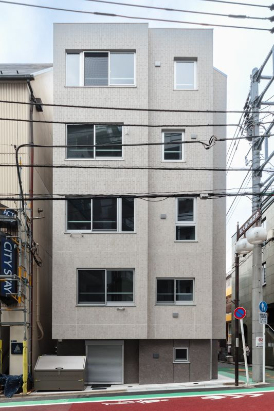 ＣＯＭＰＯＳＩＴＥ新宿三丁目