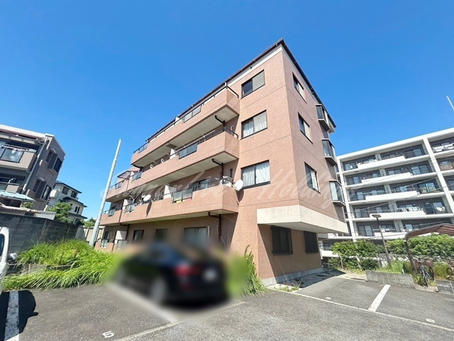鎌倉市岩瀬の賃貸マンションの外観