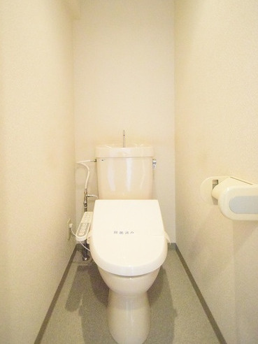 鎌倉市岩瀬の賃貸マンションのトイレ