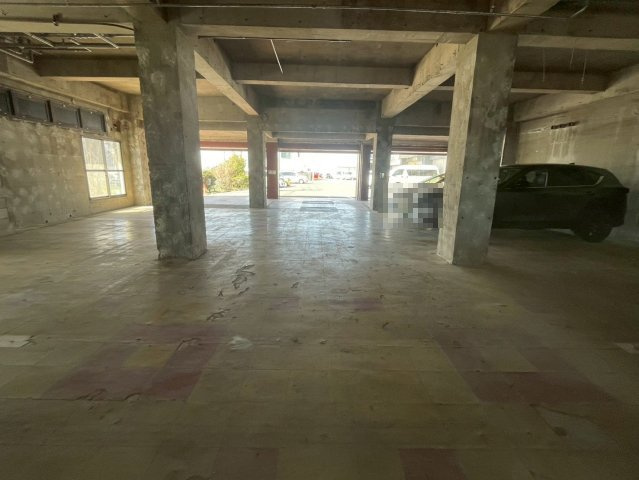 若林東町赤池貸店舗の駐車場