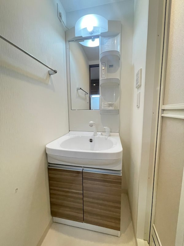 大阪市浪速区戎本町２丁目の賃貸マンションの洗面所