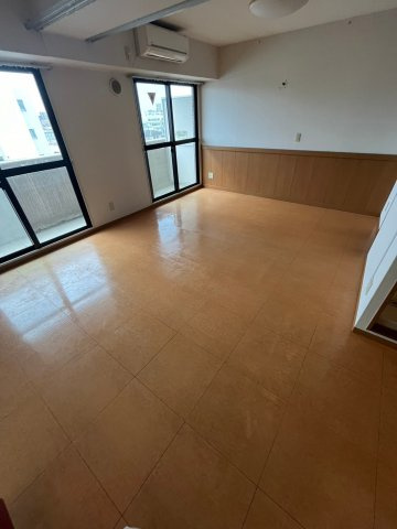 ピュアハウス甲子園の居間・リビング