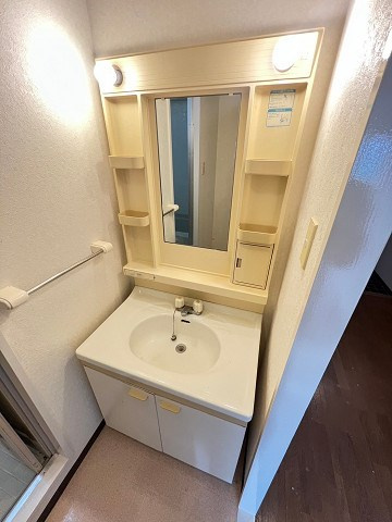 日新ビルの洗面所