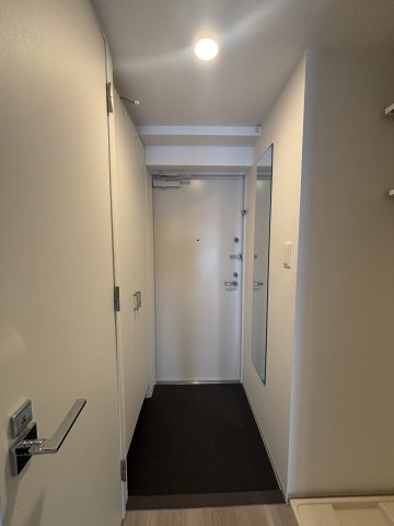 セレニテ難波グランデノールの玄関