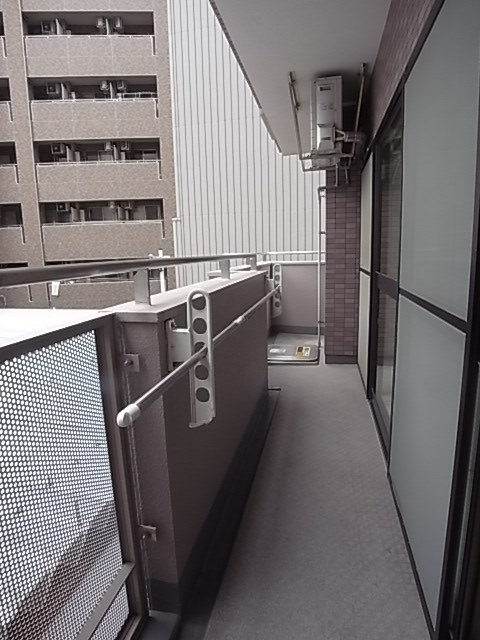 コスタレイ神戸三宮のバルコニー