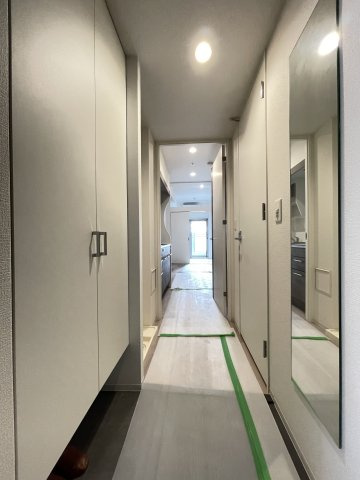 セレニテ神戸駅前アリエの玄関