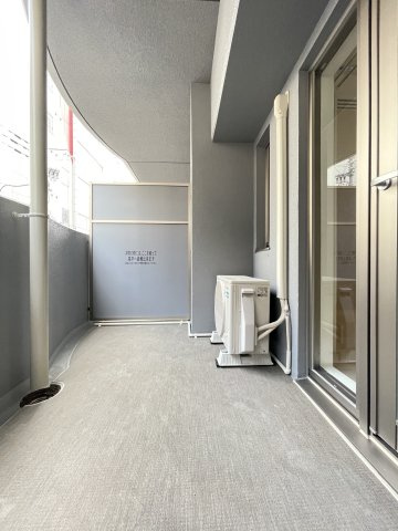 セレニテ神戸駅前アリエのバルコニー