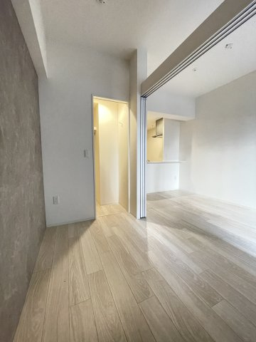 セレニテ神戸駅前アリエの居間・リビング