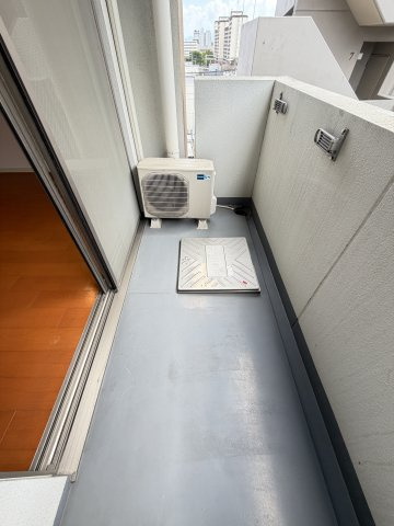 セレニテ難波西のバルコニー